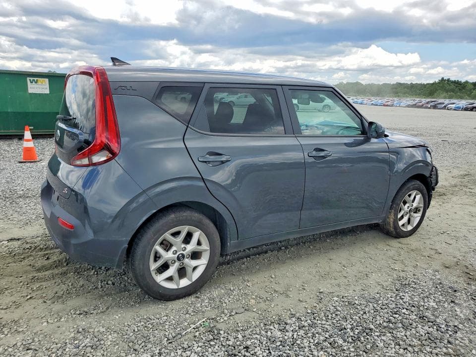 2021 KIA SOUL S S 3