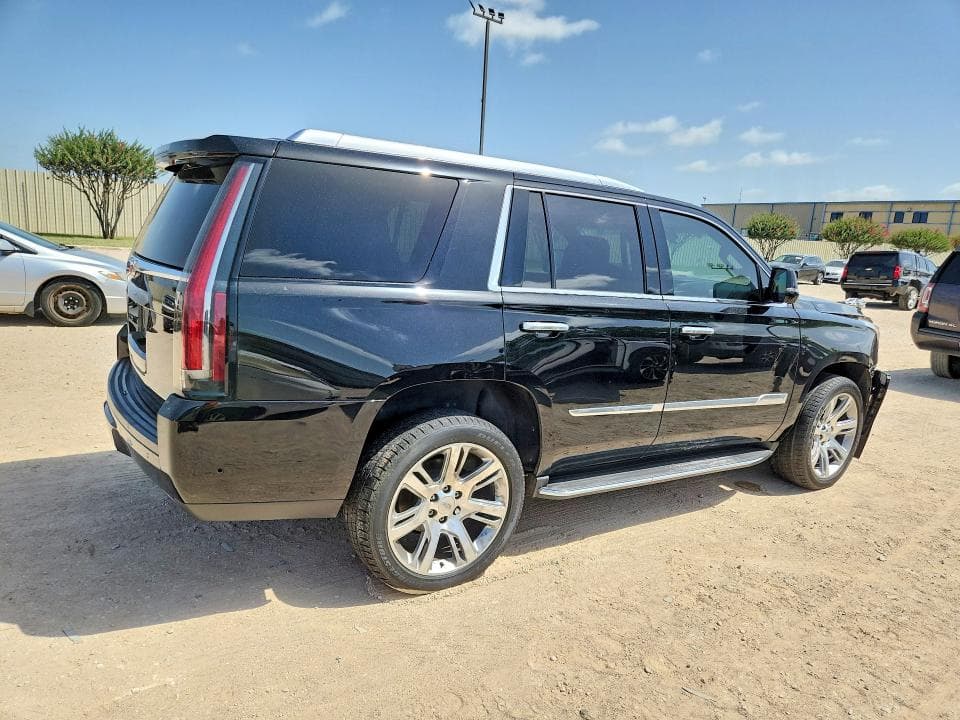 2017 CADILLAC ESCALADE LUXURY 3