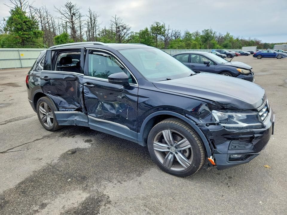 2021 VOLKSWAGEN TIGUAN SE 4