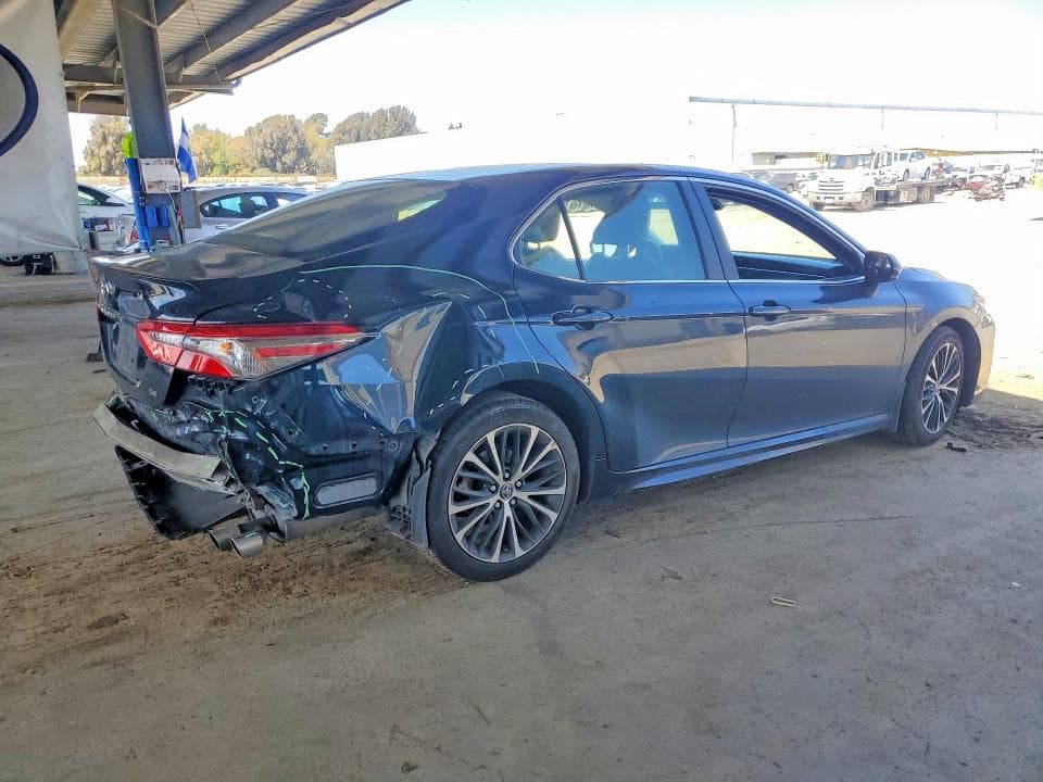 2018 TOYOTA CAMRY SE SE 3