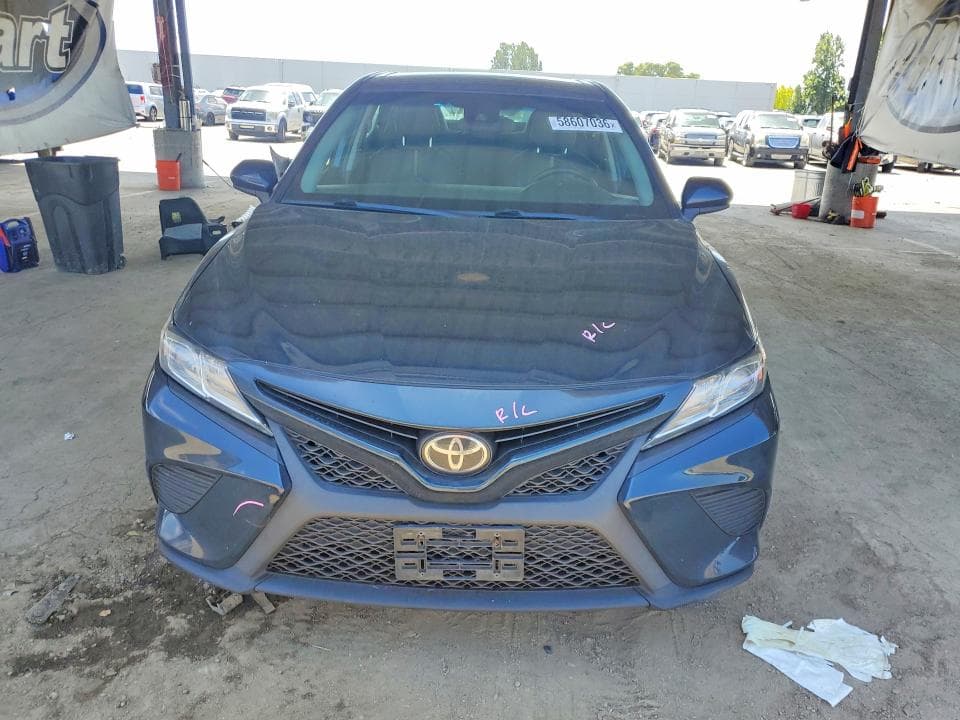 2018 TOYOTA CAMRY SE SE 5