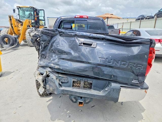 2016 TOYOTA TUNDRA SR5 6
