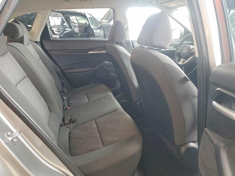 2026 KIA SELTOS LX 11