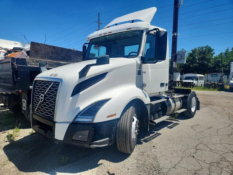 2021 VOLVO VNL SEMI TRUCK 2
