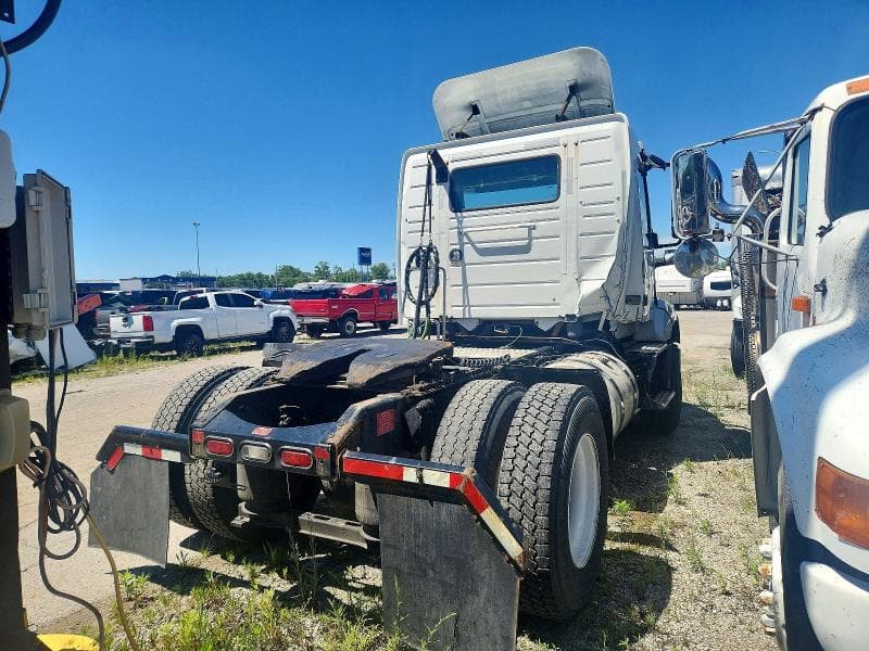 2021 VOLVO VNL SEMI TRUCK 4