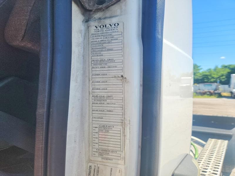 2021 VOLVO VNL SEMI TRUCK 10