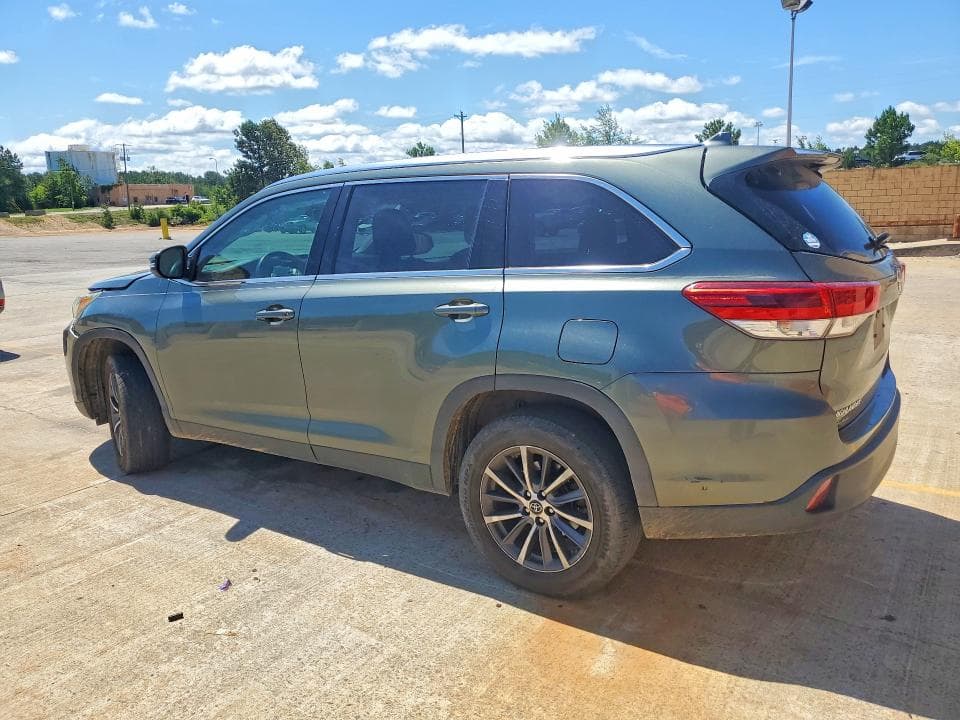 2019 TOYOTA HIGHLANDER XLE XLE 2