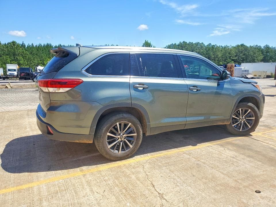 2019 TOYOTA HIGHLANDER XLE XLE 3