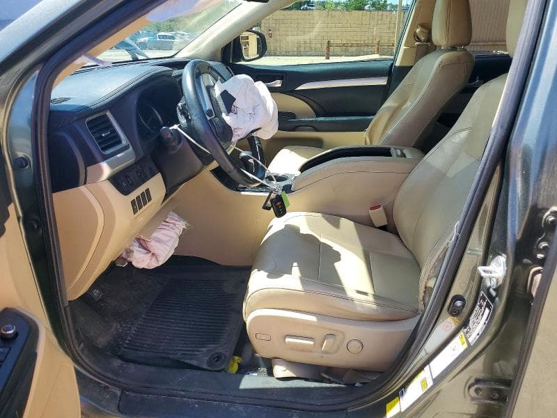 2019 TOYOTA HIGHLANDER XLE XLE 7