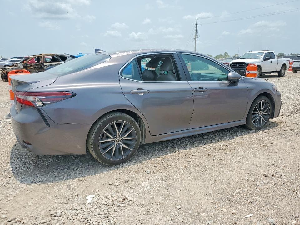 2021 TOYOTA CAMRY SE 3