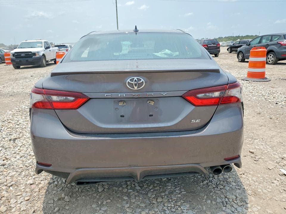 2021 TOYOTA CAMRY SE 6