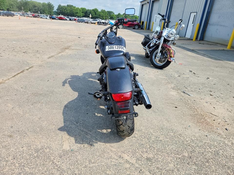 2023 HONDA VT750 C2B 4