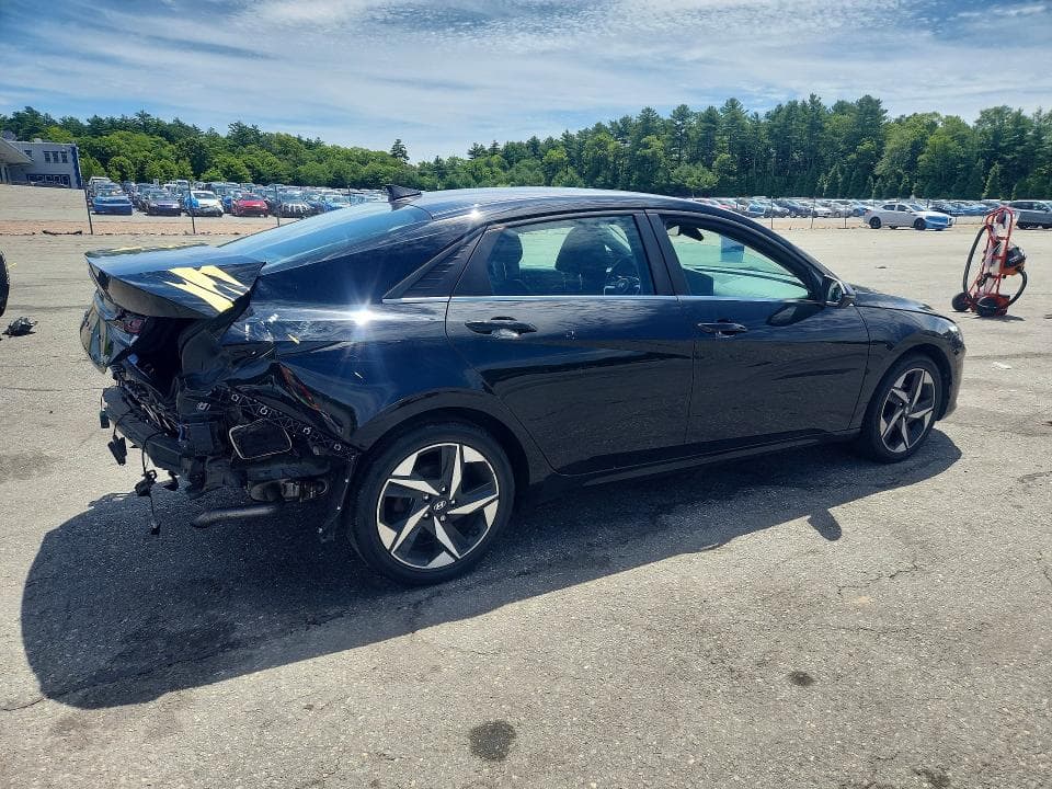 2022 HYUNDAI ELANTRA LIMITED 3