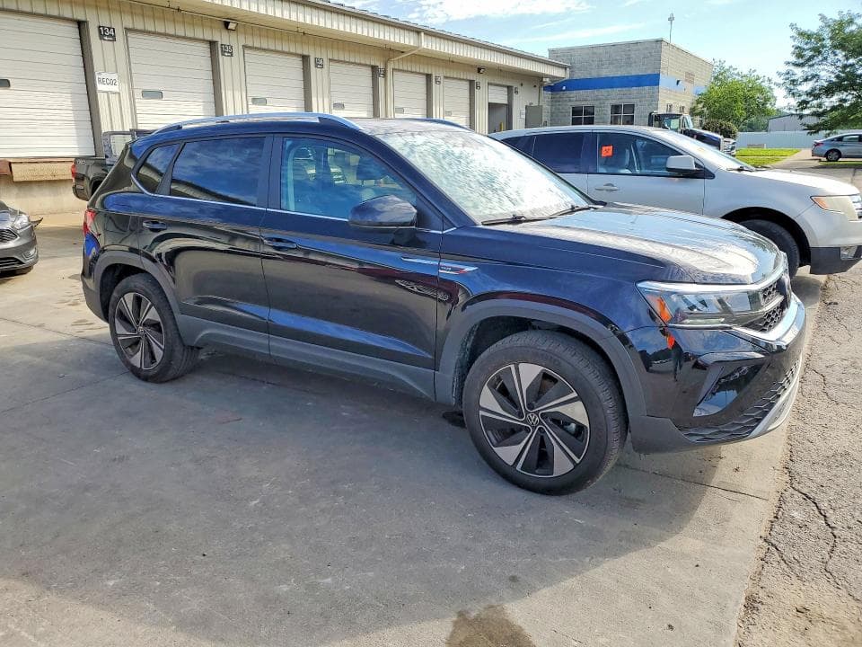 2024 VOLKSWAGEN TAOS SE 4