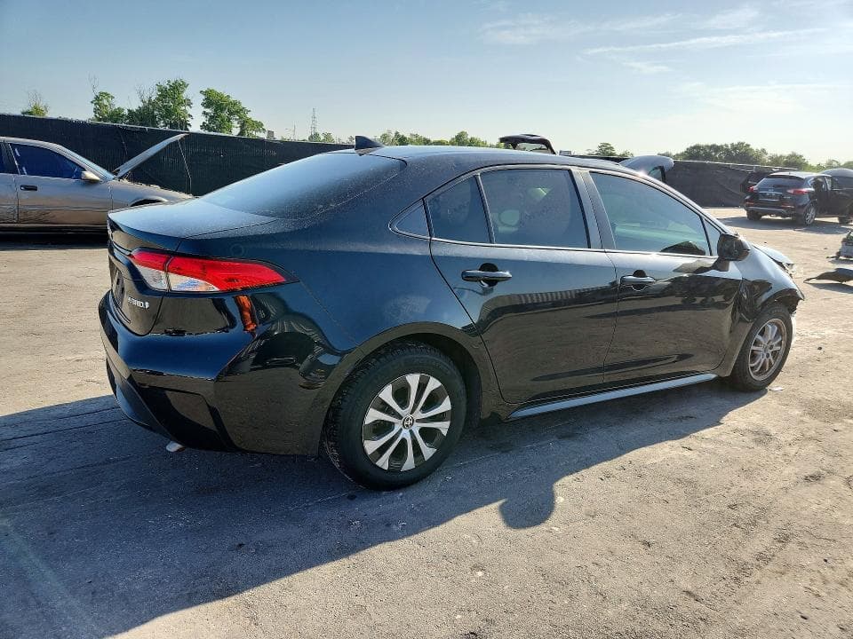 2022 TOYOTA COROLLA LE 3