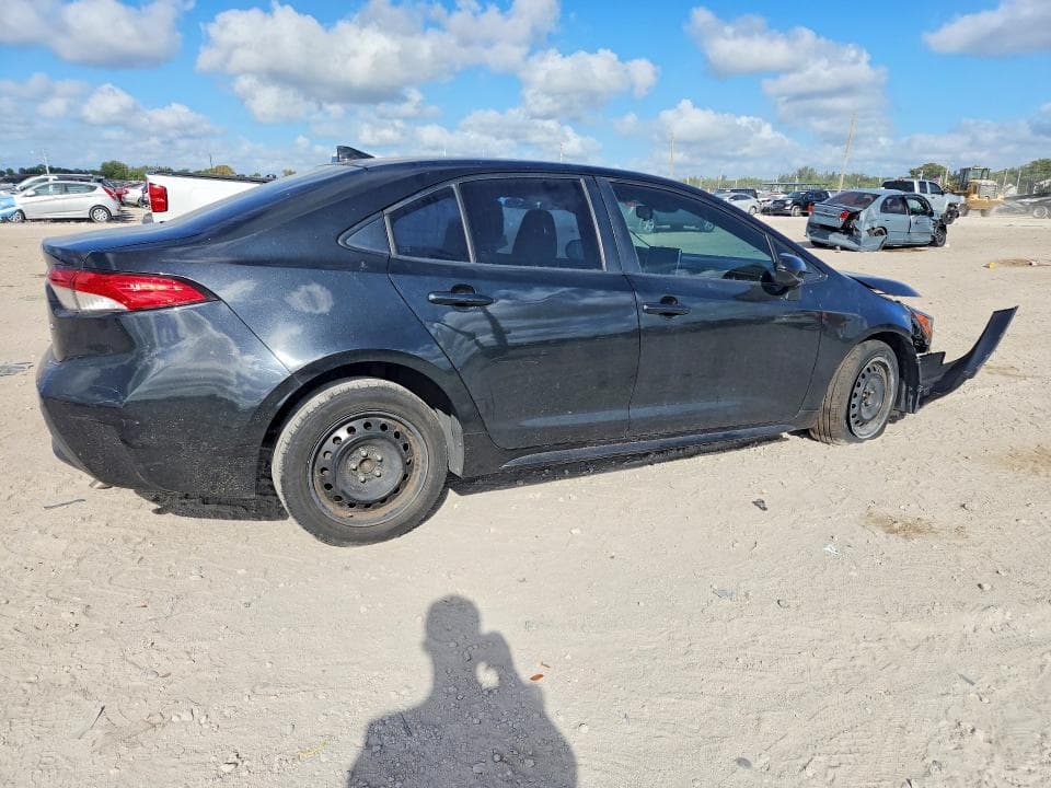 2020 TOYOTA COROLLA LE 3