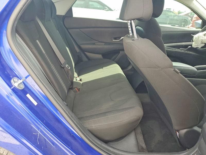 2022 HYUNDAI ELANTRA SEL 10