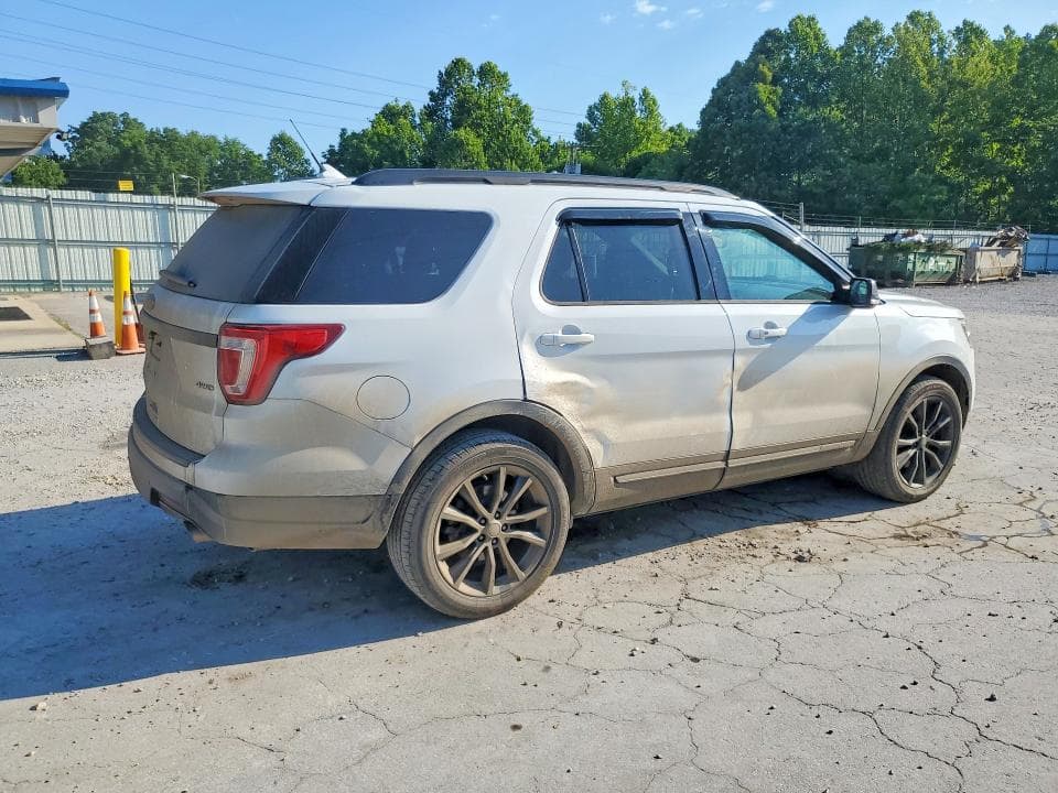 2019 FORD EXPLORER XLT 3