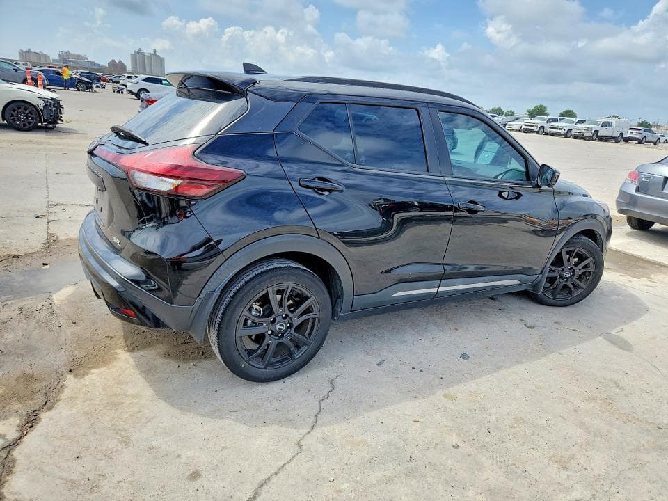 2022 NISSAN KICKS SR 3