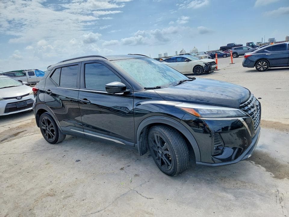 2022 NISSAN KICKS SR 4