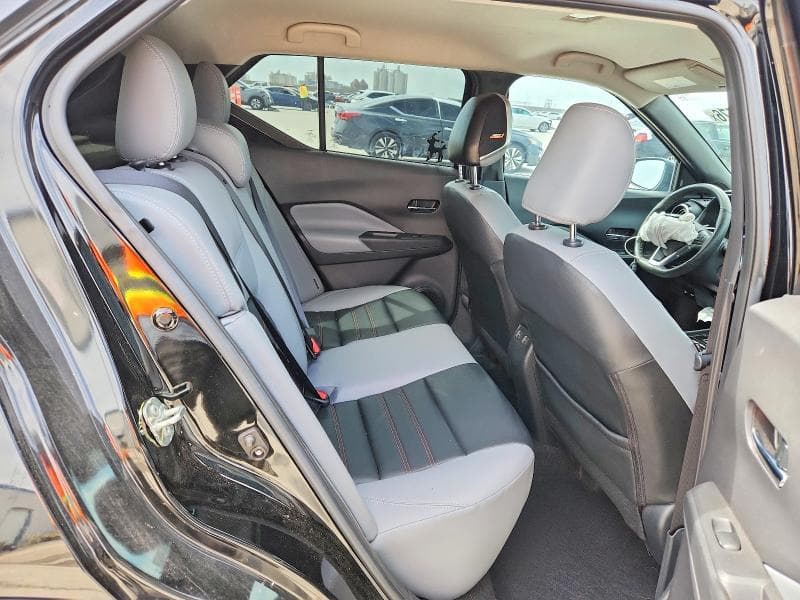 2022 NISSAN KICKS SR 10