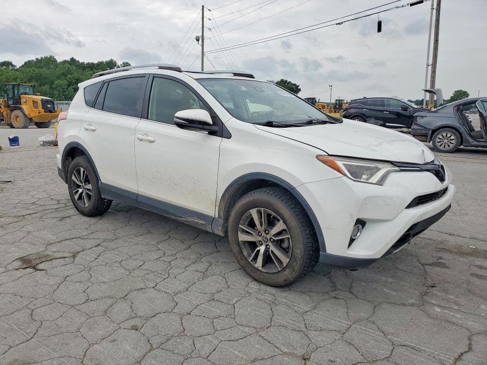 2017 TOYOTA RAV4 XLE 4
