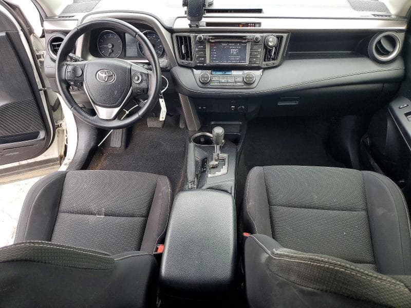 2017 TOYOTA RAV4 XLE 8
