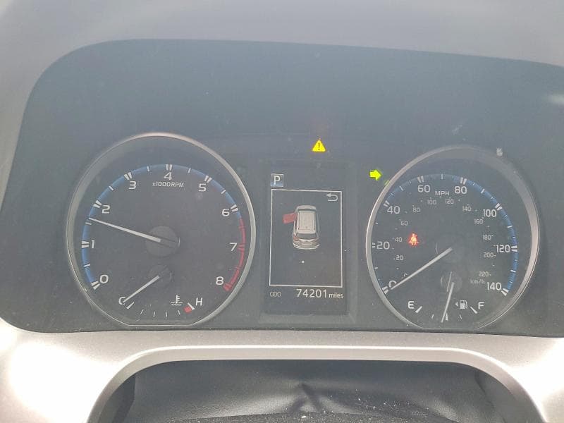 2017 TOYOTA RAV4 XLE 9