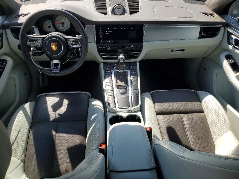2021 PORSCHE MACAN TURBO 8