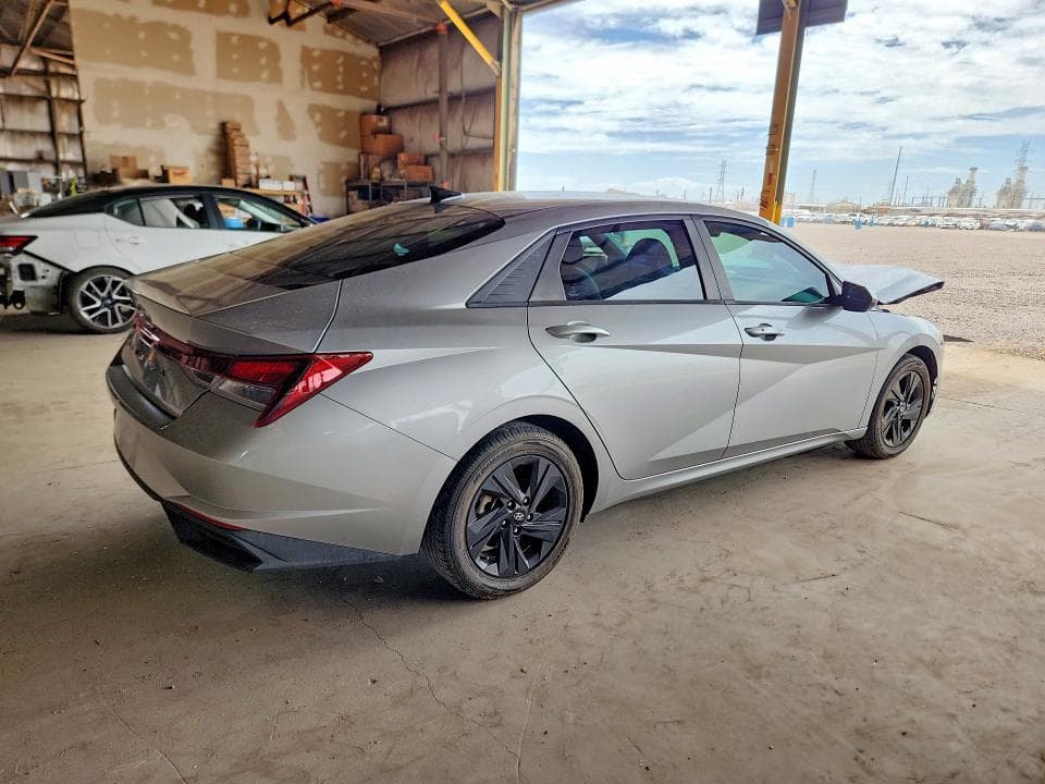 2022 HYUNDAI ELANTRA SEL 3