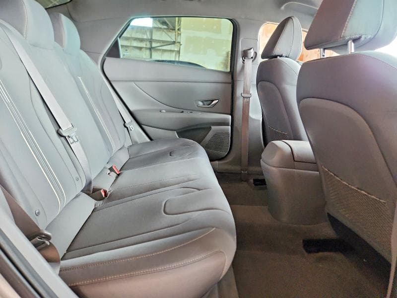 2022 HYUNDAI ELANTRA SEL 10