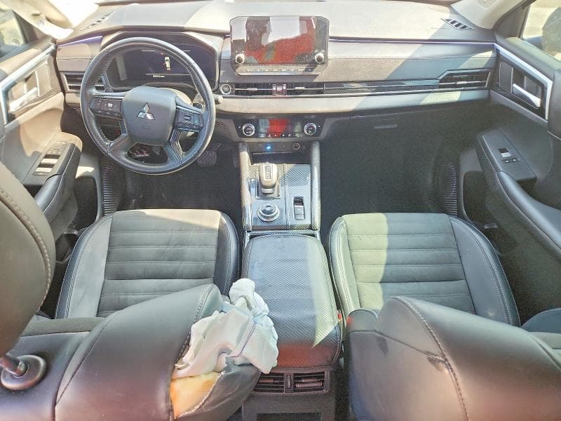 2024 MITSUBISHI OUTLANDER SE 8