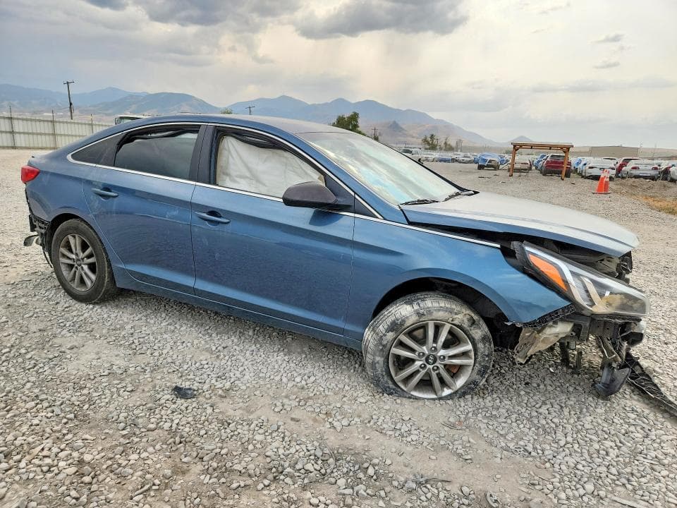 2017 HYUNDAI SONATA SE 4