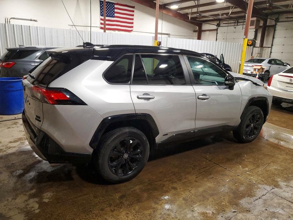 2024 TOYOTA RAV4 XSE 3