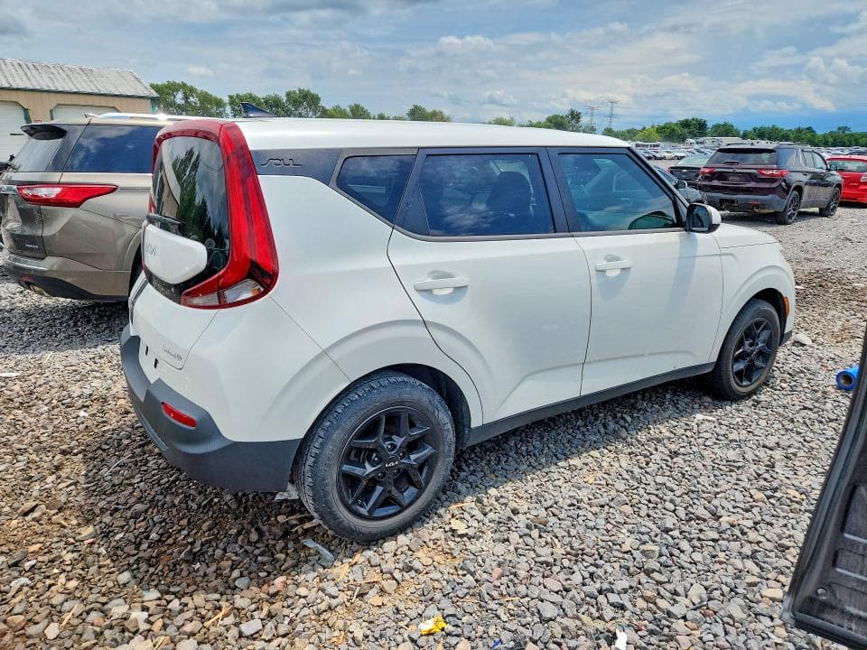 2022 KIA SOUL LX 3