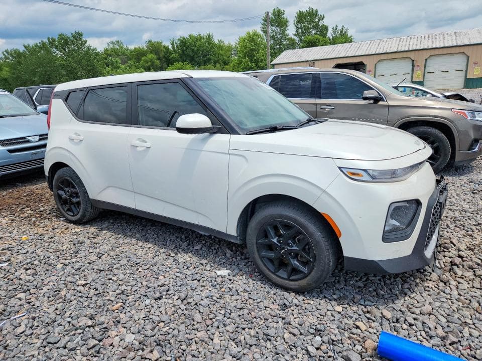 2022 KIA SOUL LX 4