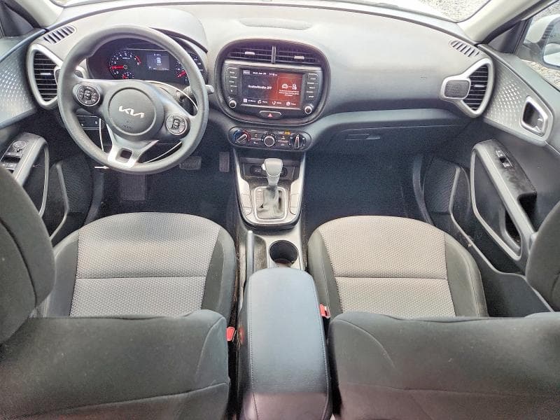 2022 KIA SOUL LX 8