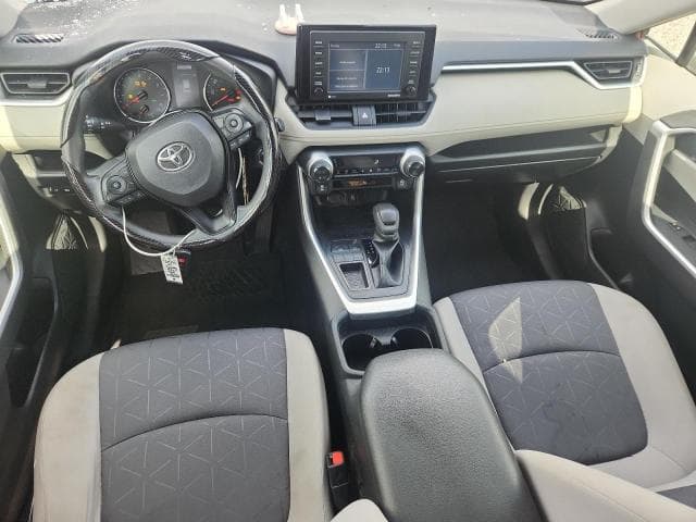 2021 TOYOTA RAV4 XLE 8