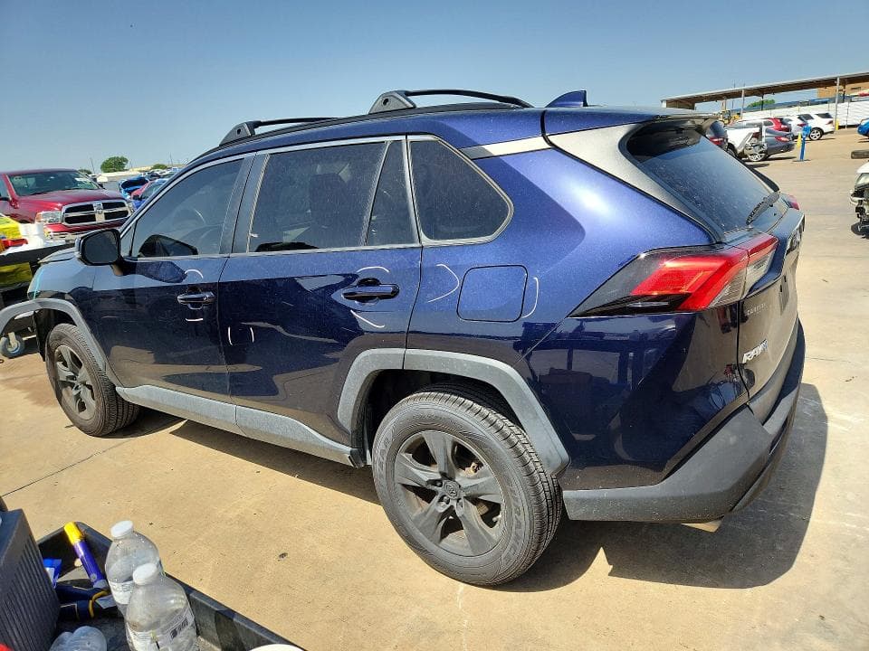 2019 TOYOTA RAV4 XLE 2