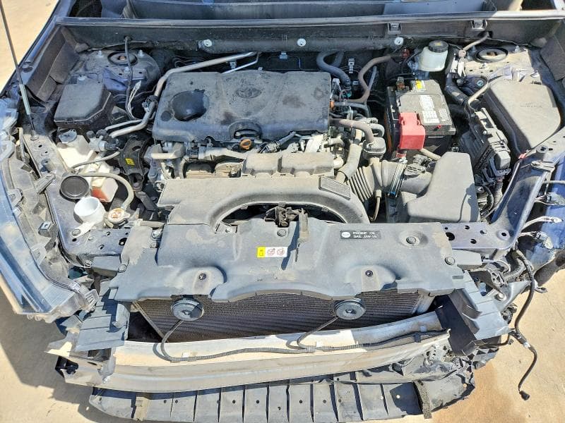 2019 TOYOTA RAV4 XLE 12