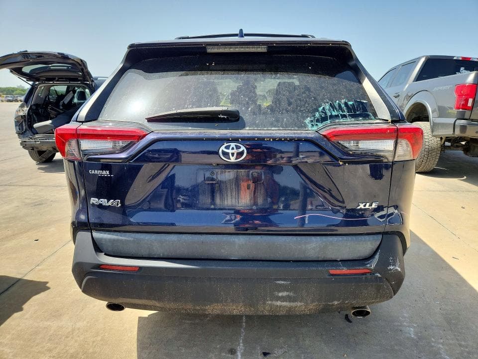 2019 TOYOTA RAV4 XLE 6
