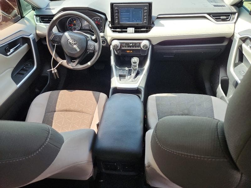 2019 TOYOTA RAV4 XLE 8