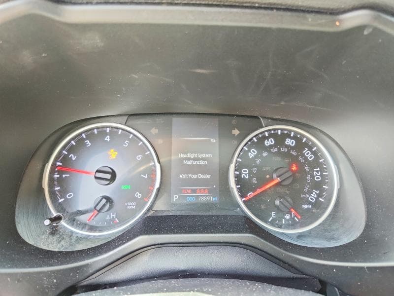 2019 TOYOTA RAV4 XLE 9