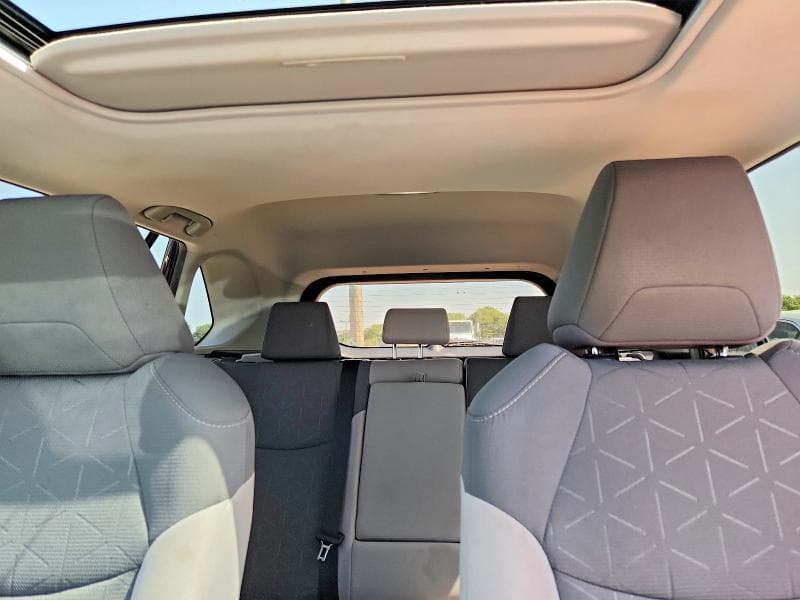 2019 TOYOTA RAV4 XLE 10