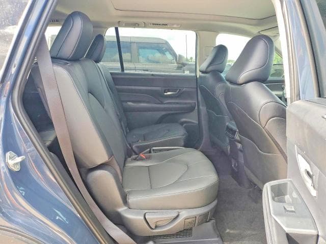 2025 TOYOTA GRAND HIGHLANDER HYBRID XLE 11