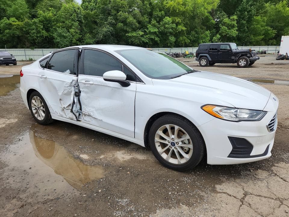 2020 FORD FUSION SE 4