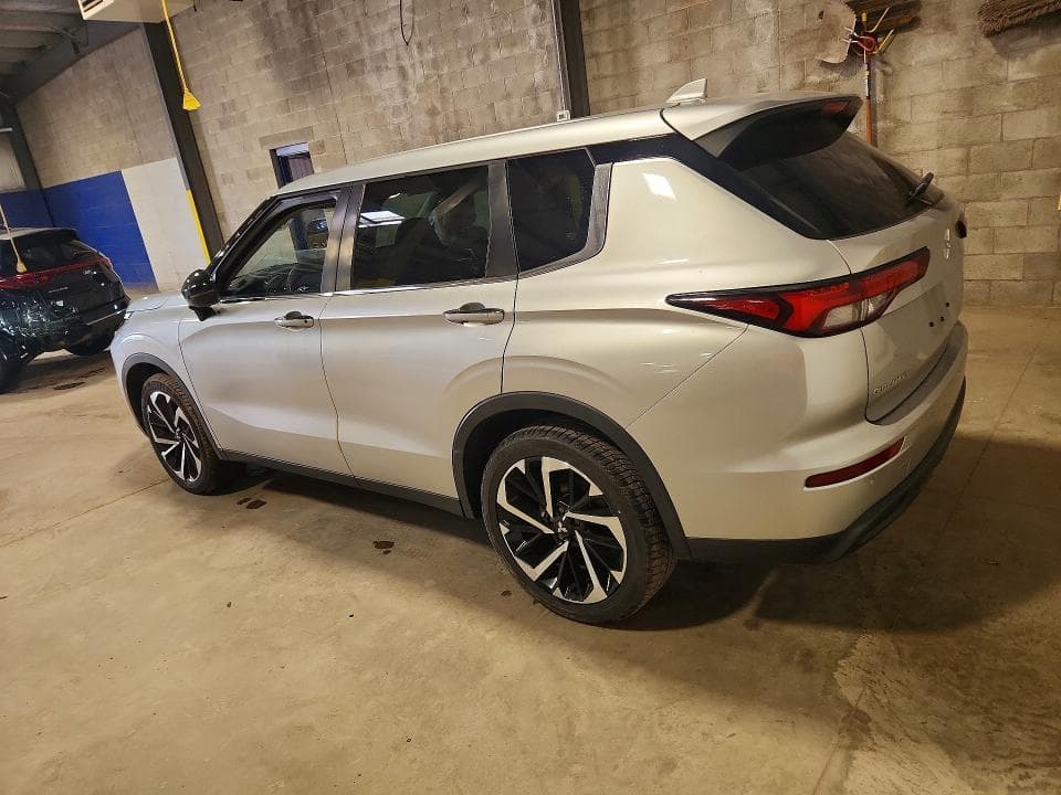 2022 MITSUBISHI OUTLANDER ES 2