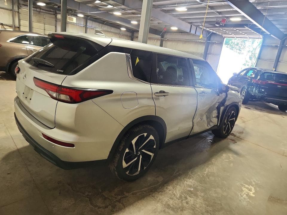 2022 MITSUBISHI OUTLANDER ES 3