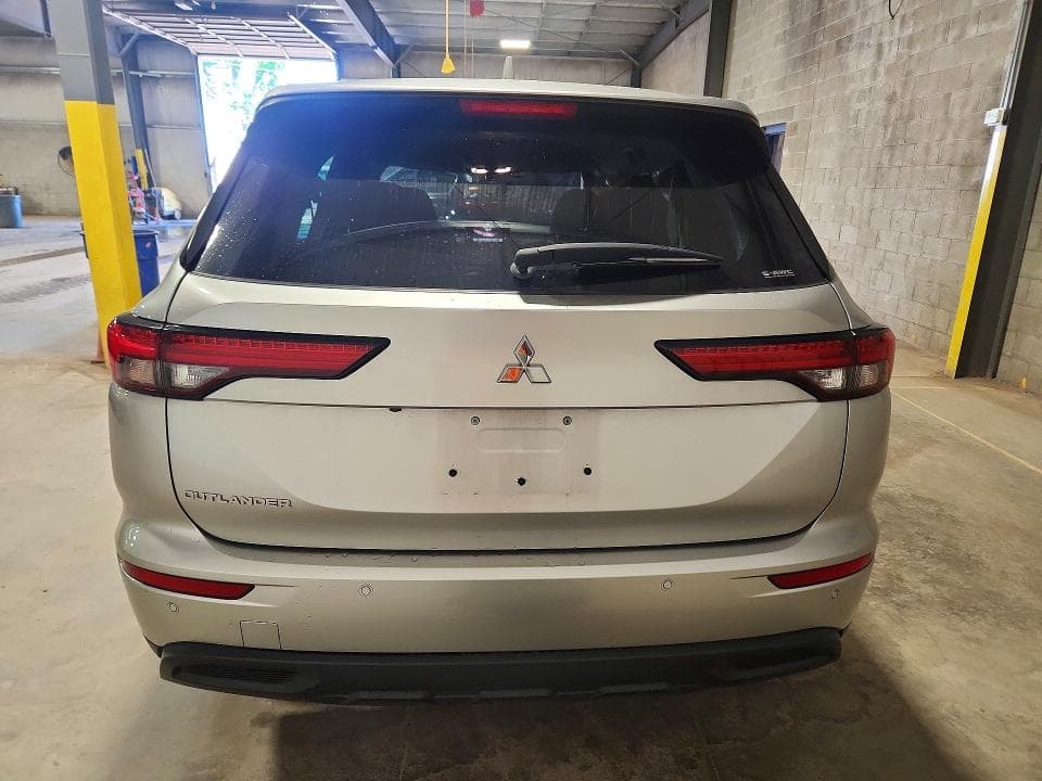 2022 MITSUBISHI OUTLANDER ES 6