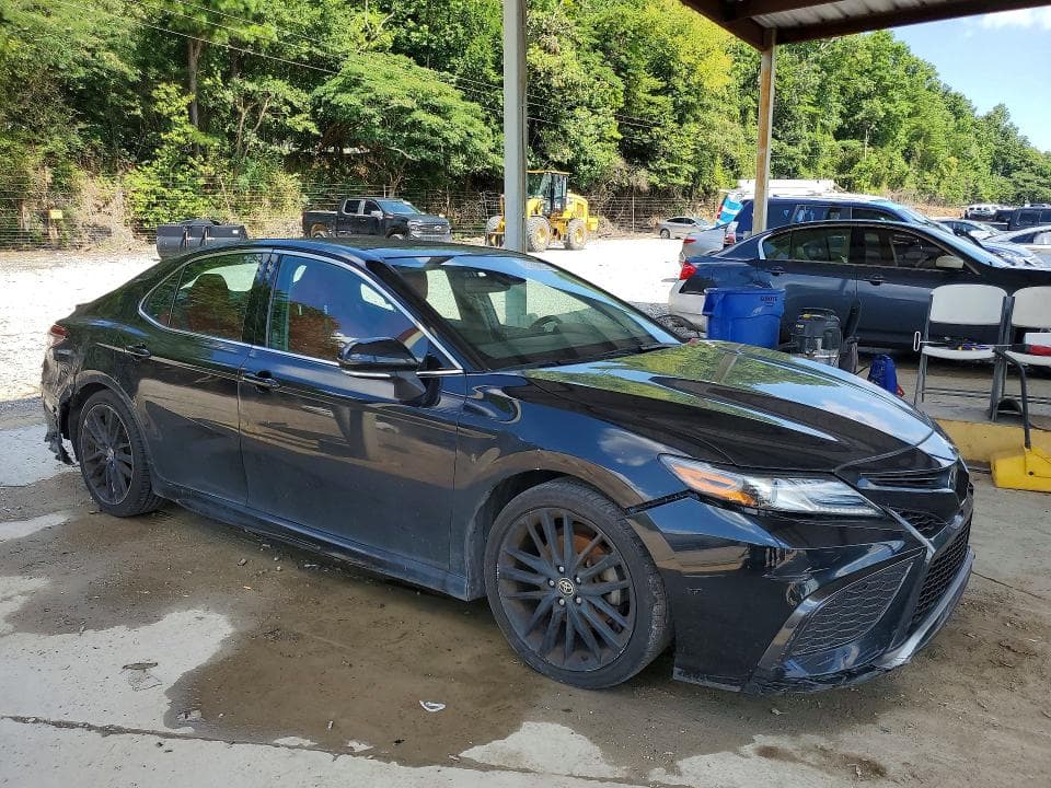 2022 TOYOTA CAMRY XSE 4